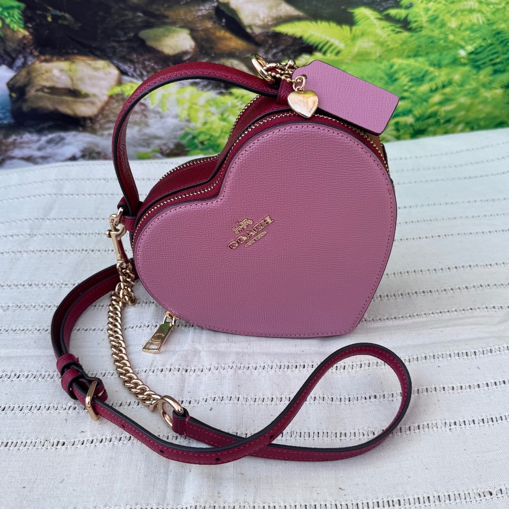Coach RARE color block pink red HEART crossbody bag. NEW WITHOUT TAGS